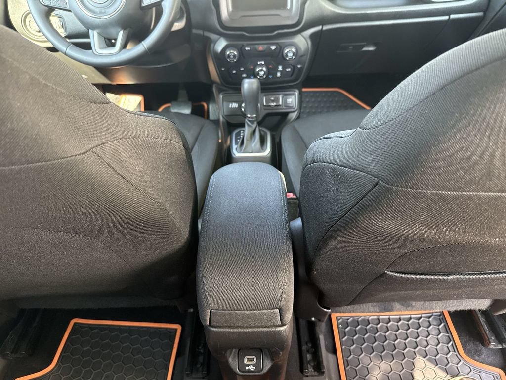 Used 2018 Jeep Renegade Latitude AWD/4WD image 20