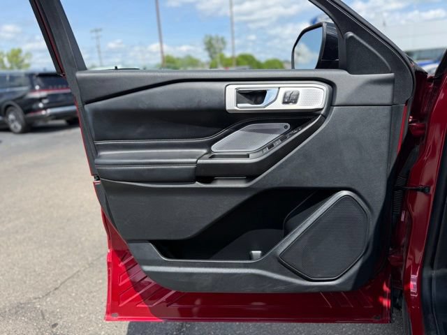 Certified 2020 Ford Explorer ST w/ Premium Technology Package AWD/4WD image 11