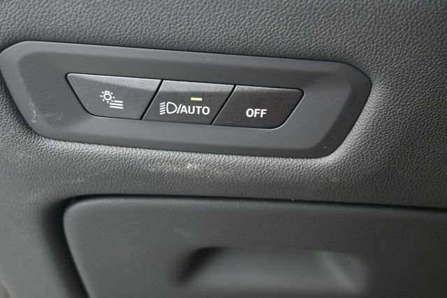 Used 2025 BMW X5 xDrive50e AWD/4WD image 14