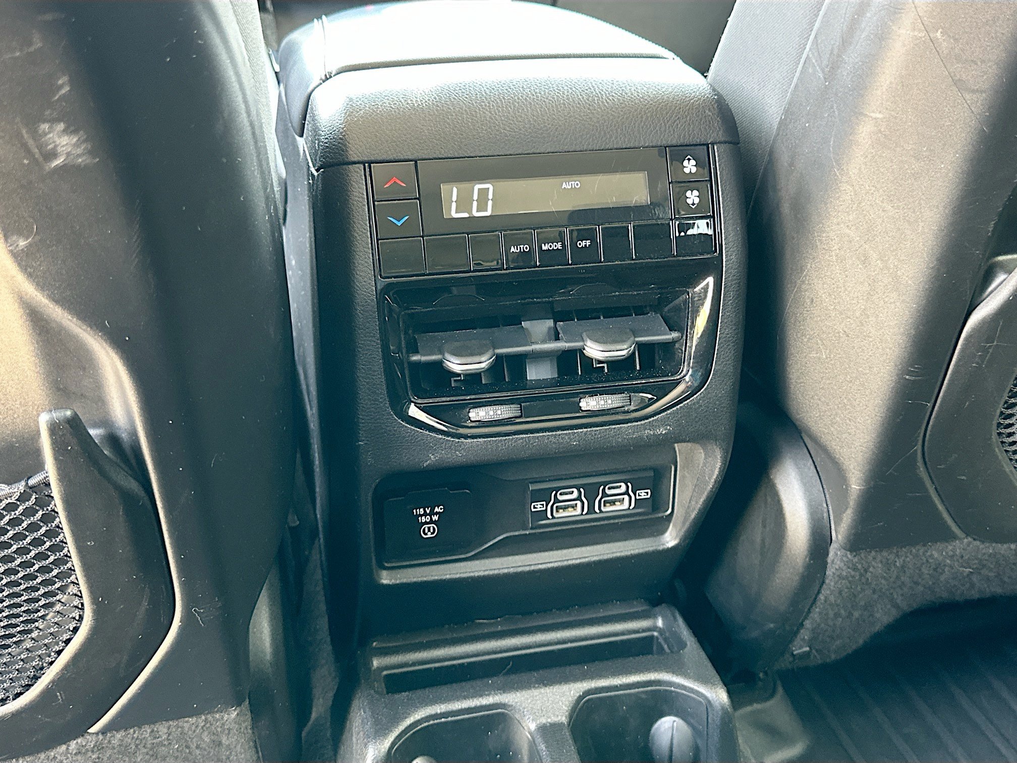 Used 2022 Jeep Grand Cherokee L Laredo w/ Luxury Tech Group I AWD/4WD image 23