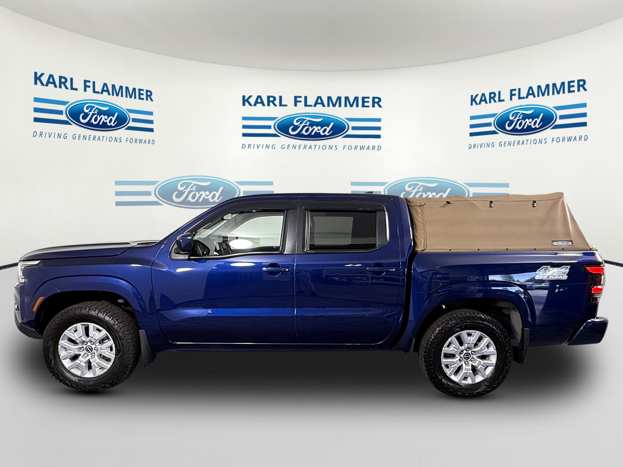 Used 2022 Nissan Frontier SV w/ SV Premium Package AWD/4WD image 5