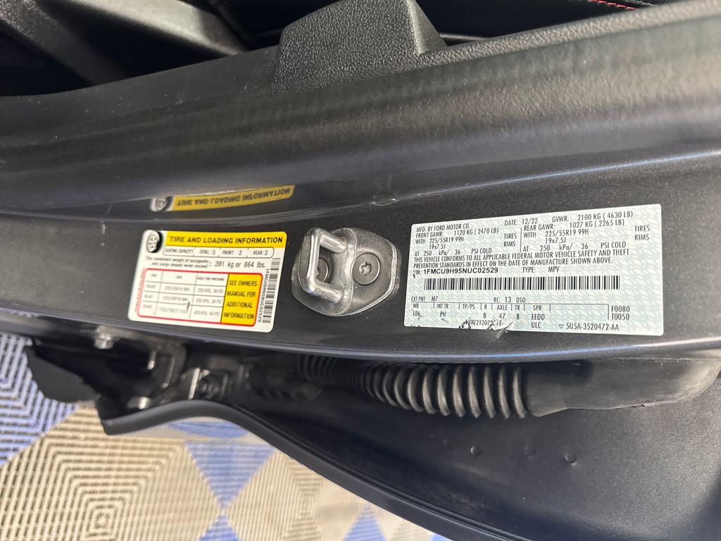 Certified 2022 Ford Escape SEL w/ SEL Stealth AWD Package image 35