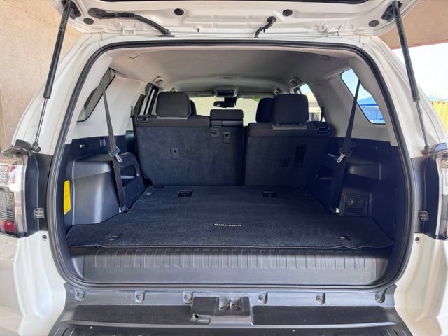 Used 2020 Toyota 4Runner SR5 AWD/4WD image 22