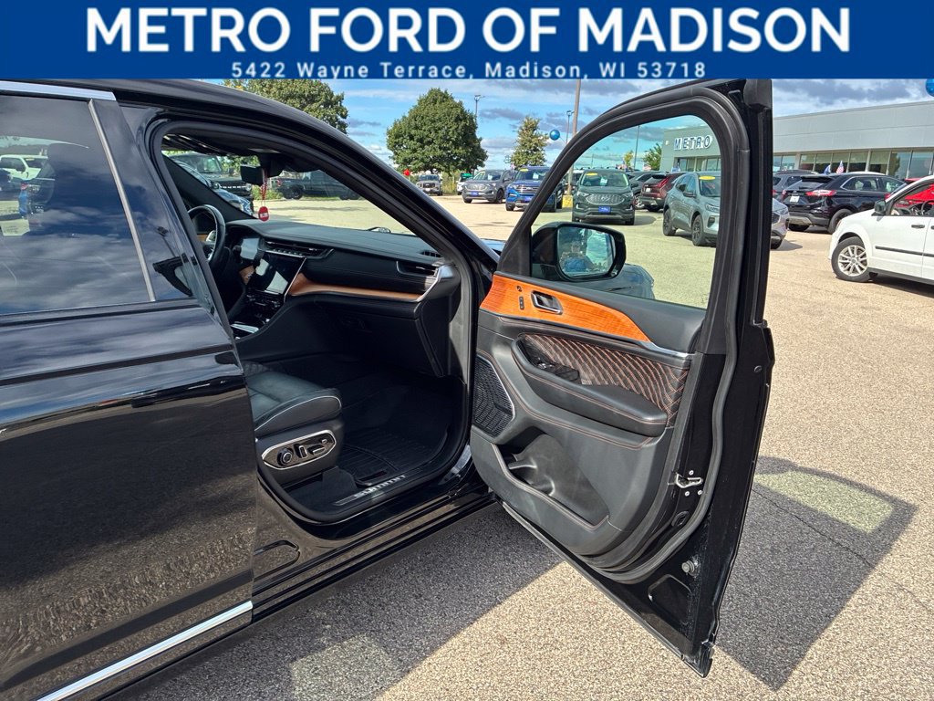 Used 2021 Jeep Grand Cherokee L Summit AWD/4WD image 54