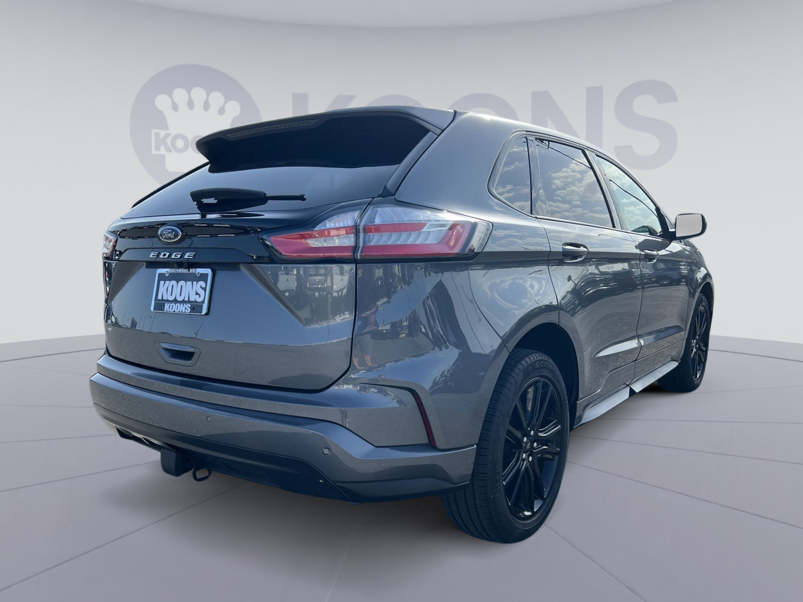 Certified 2024 Ford Edge ST-Line w/ Class II Trailer Tow Package AWD/4WD image 16