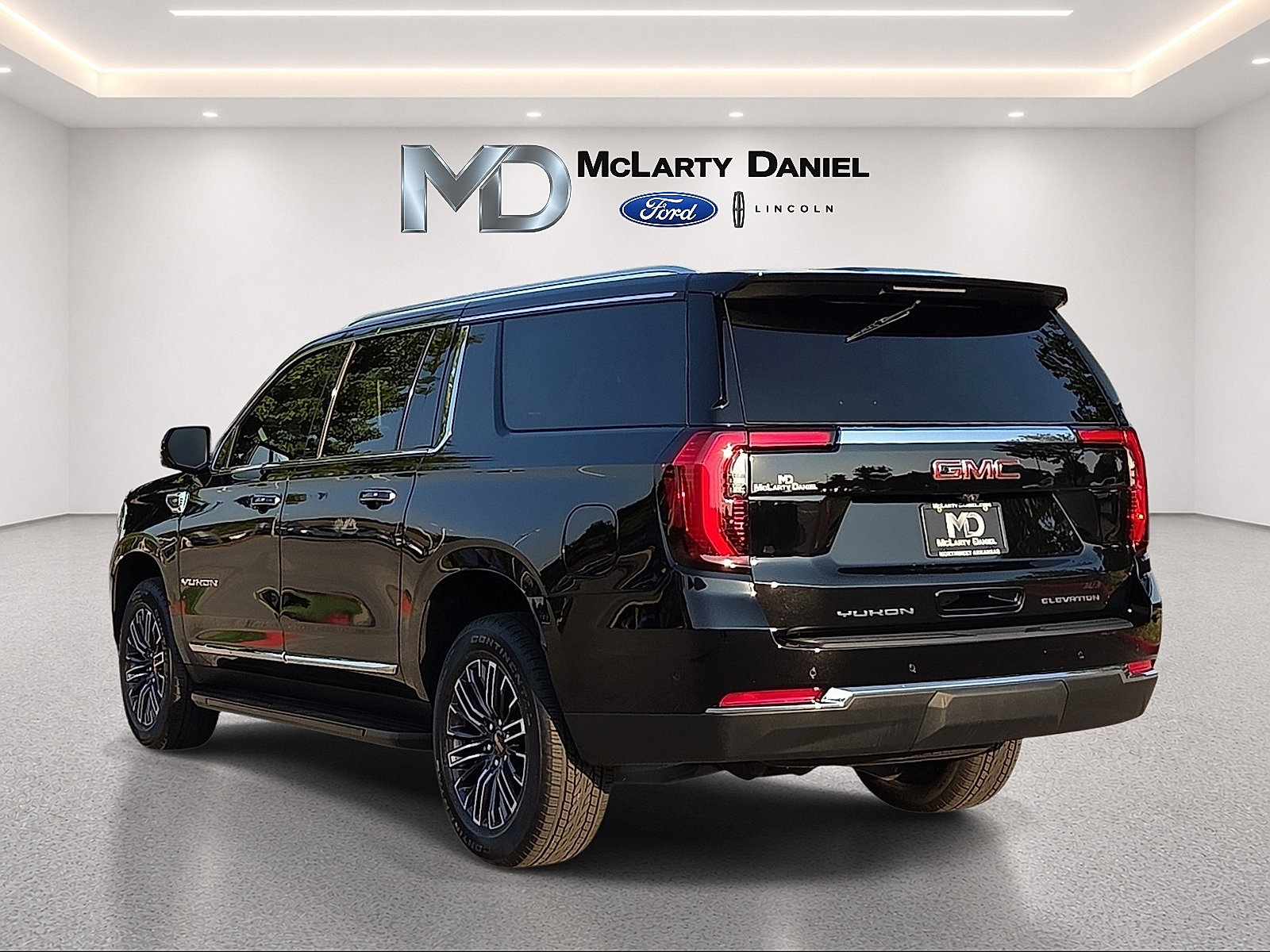Used 2026 GMC Yukon XL Elevation AWD/4WD image 4