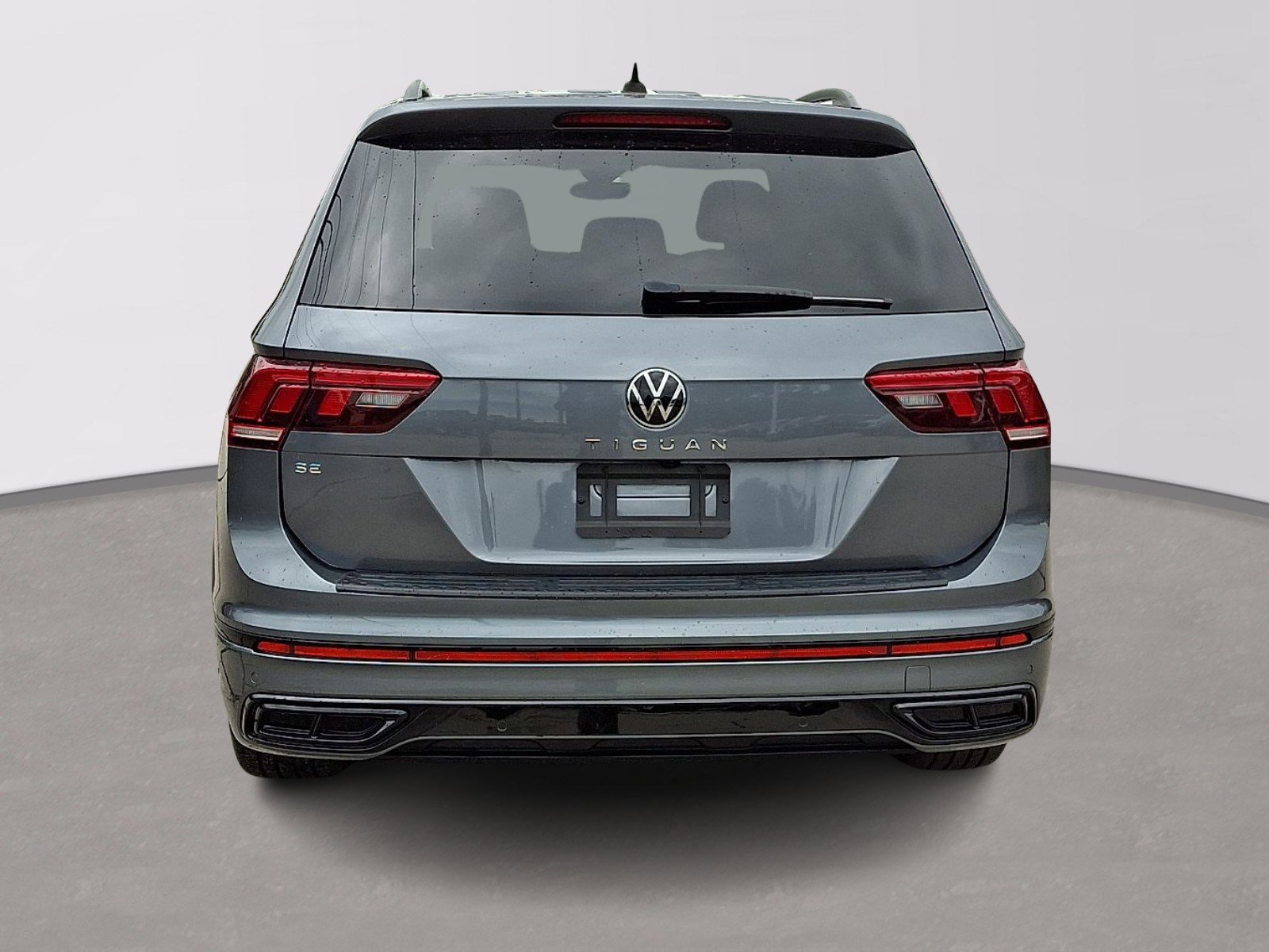 Used 2024 Volkswagen Tiguan SE R-Line FWD image 5