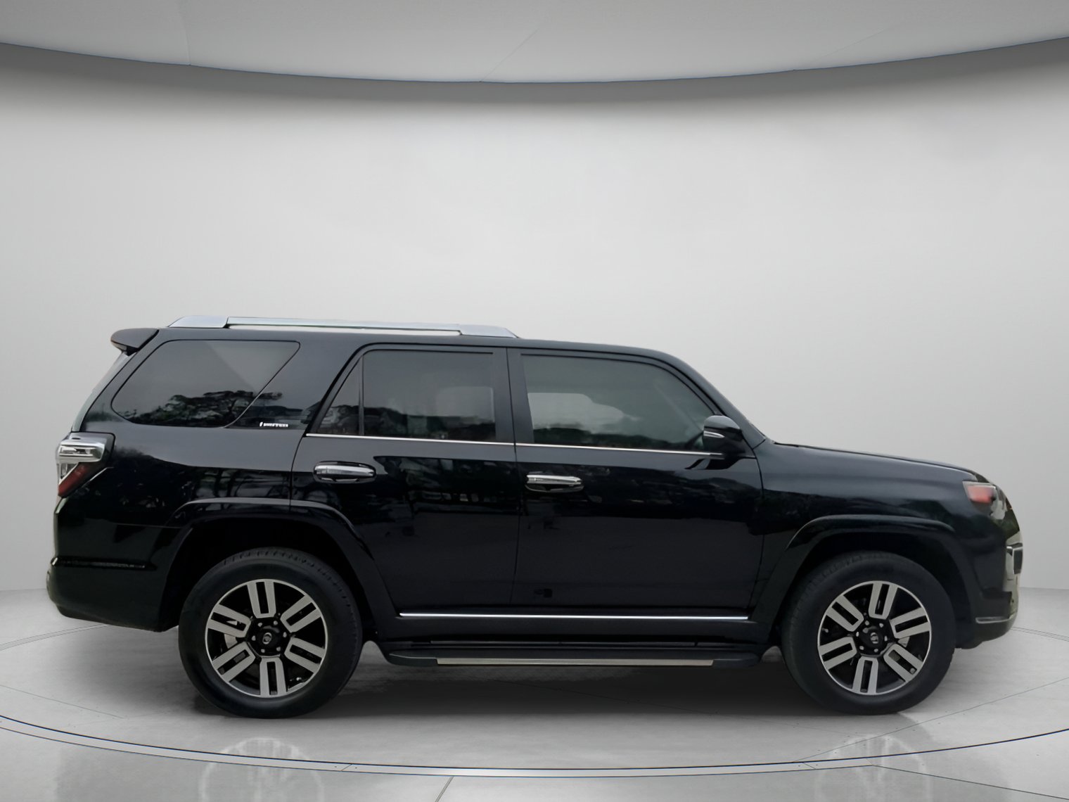 Used 2018 Toyota 4Runner Limited AWD/4WD image 32