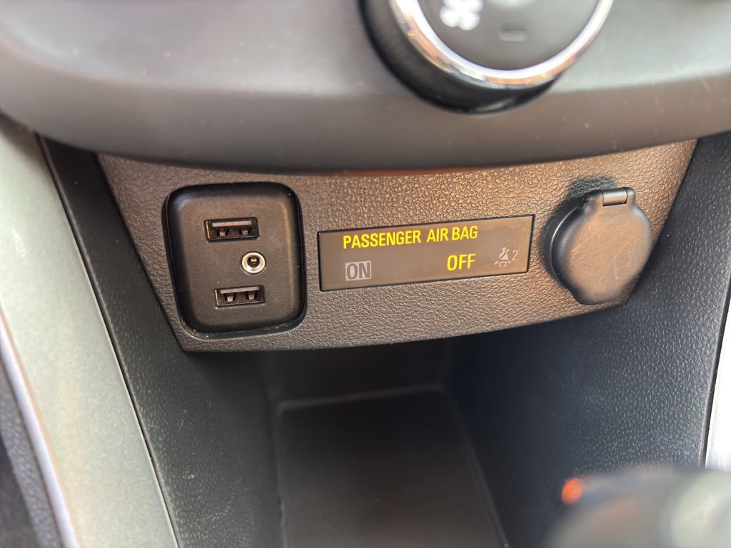 Used 2020 Chevrolet Trax LT w/ LT Convenience Package image 15