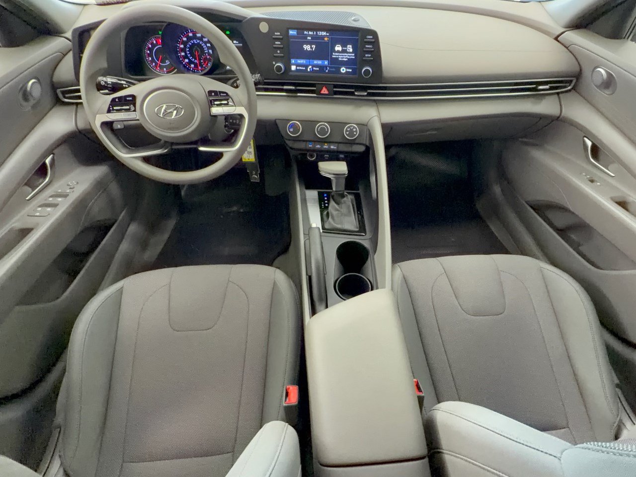 Used 2021 Hyundai Elantra SE FWD image 17