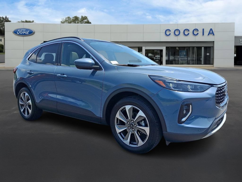 Certified 2023 Ford Escape Platinum w/ Premium Technology Package AWD/4WD image 3