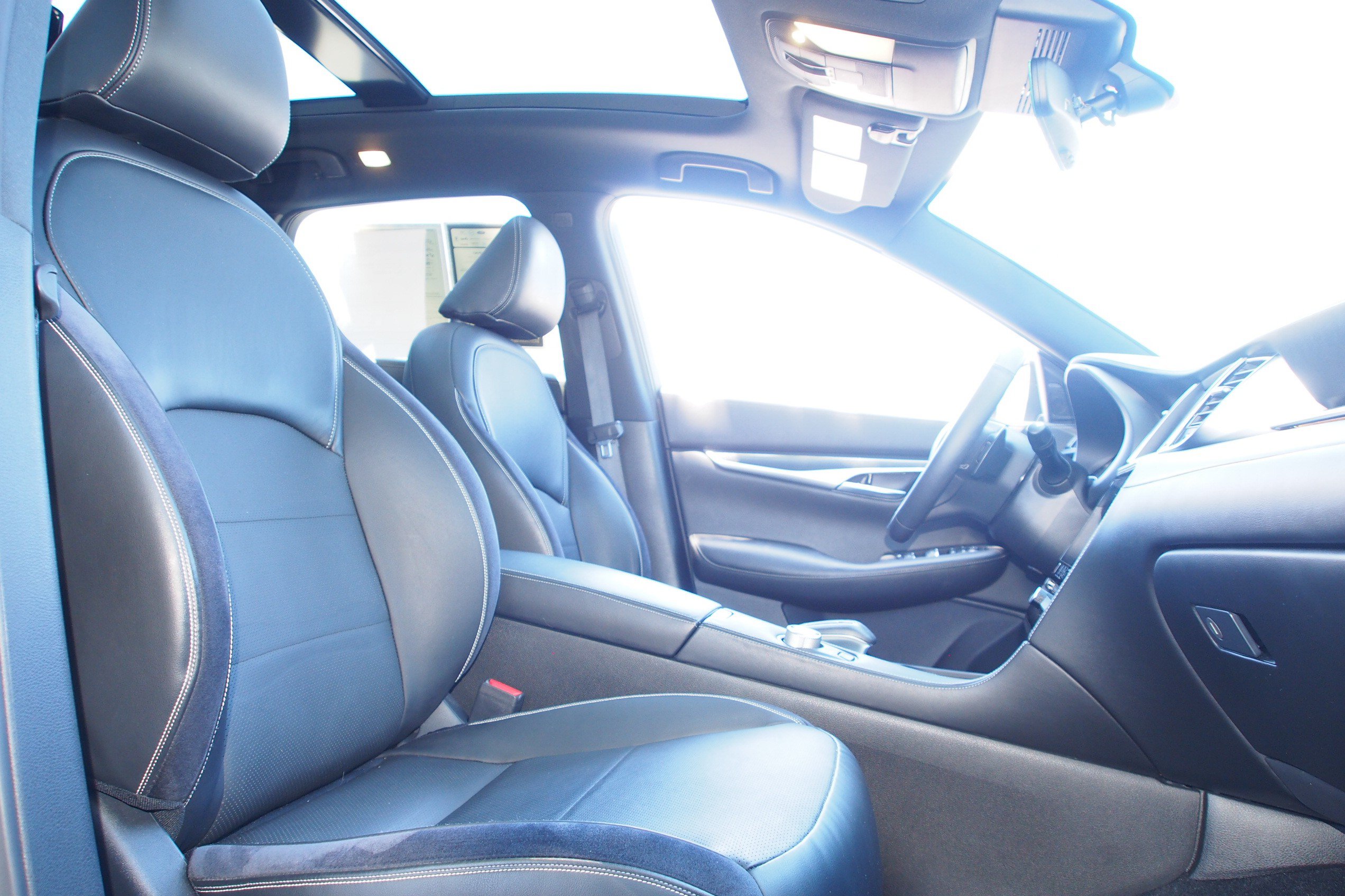 Used 2023 INFINITI QX50 Sport FWD image 12