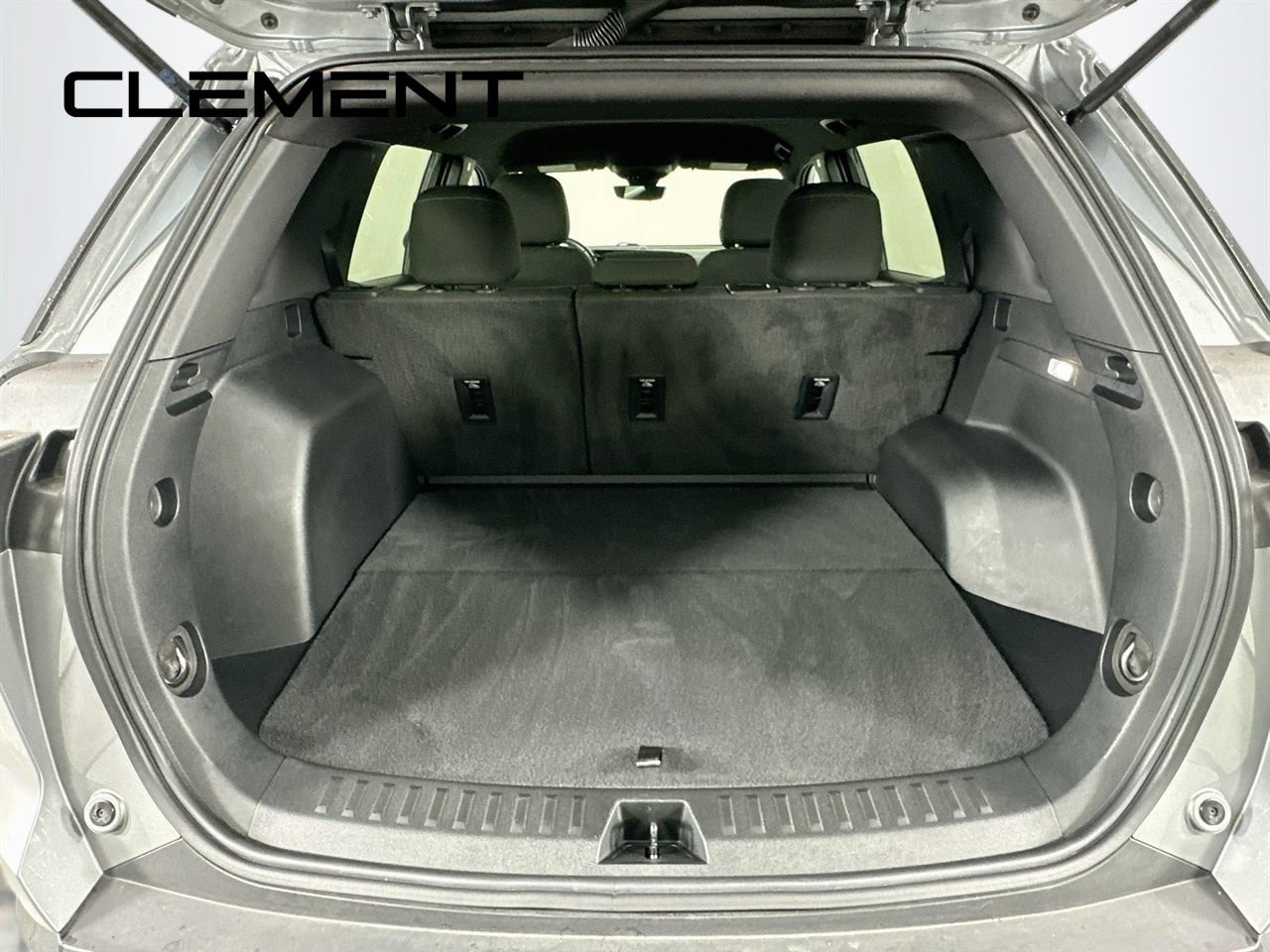Used 2025 Chevrolet Equinox LT w/ Safety and Technology Package FWD image 11