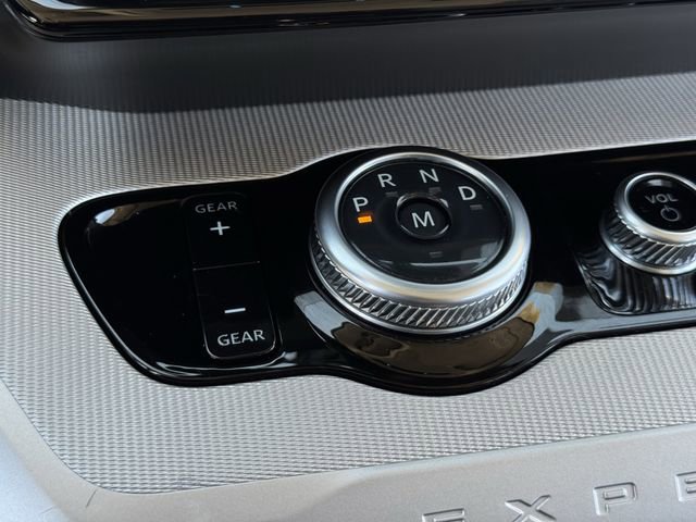 Certified 2025 Ford Expedition Active image 19