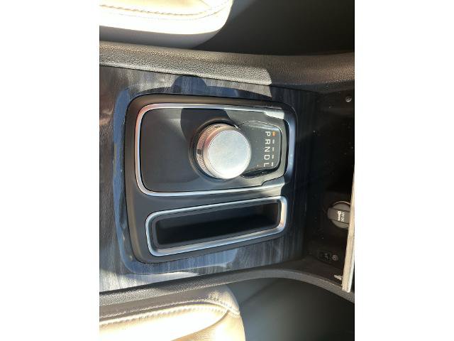 Used 2020 Chrysler 300 Touring RWD image 11