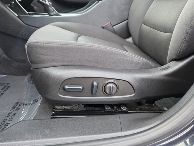 Used 2023 Chevrolet Malibu LT FWD image 14