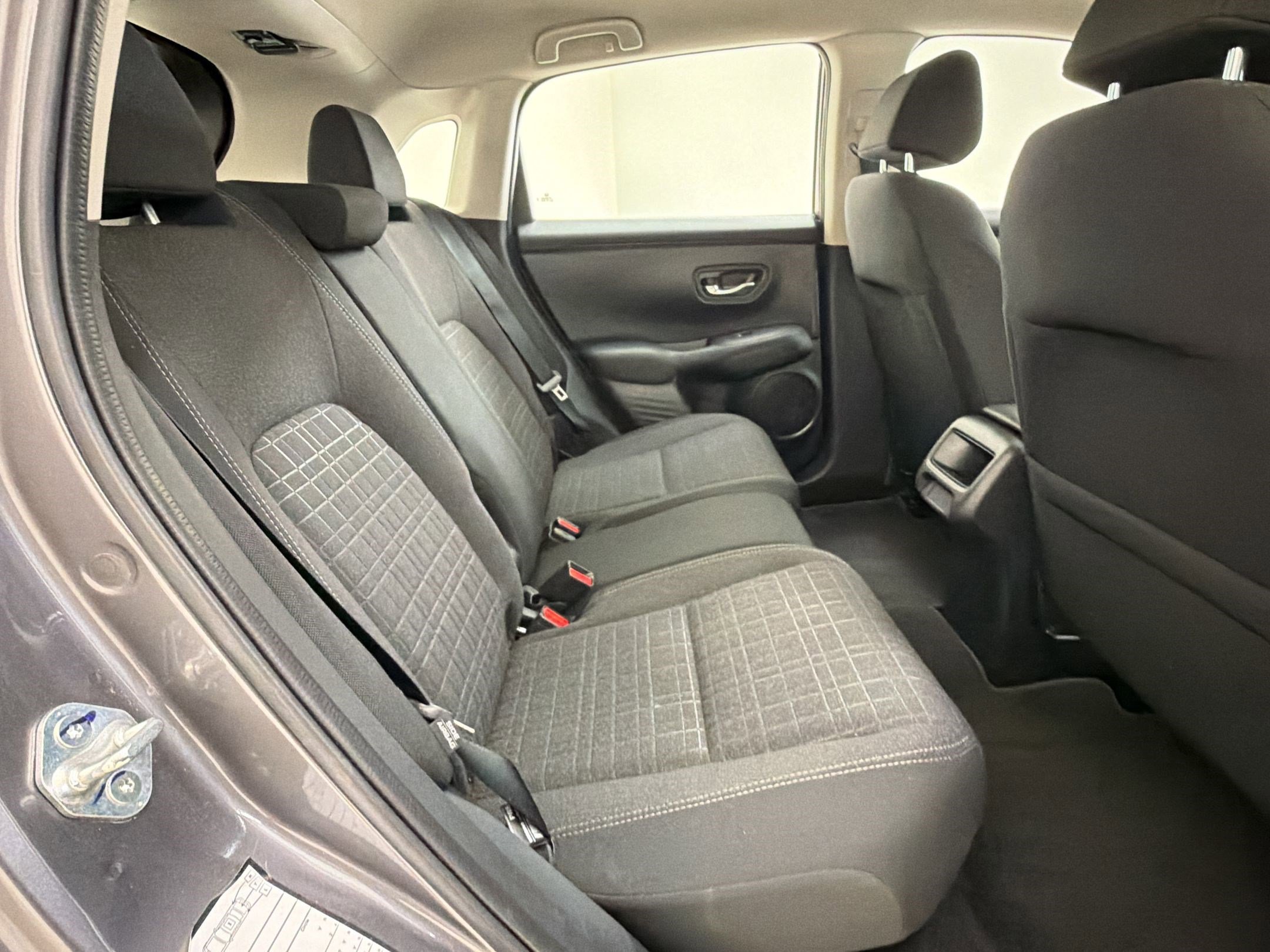 Used 2025 Honda HR-V LX image 28