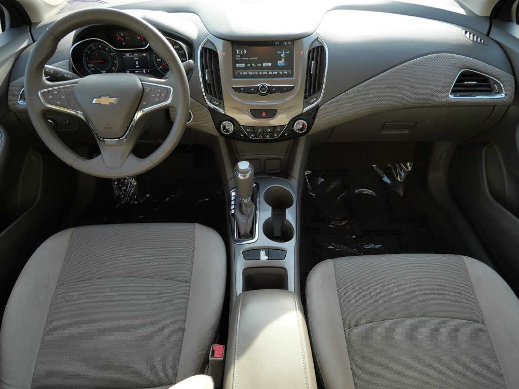 Used 2017 Chevrolet Cruze LT w/ Convenience Package FWD image 15