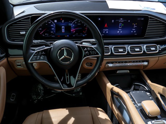 Used 2024 Mercedes-Benz GLS 580 4MATIC image 15