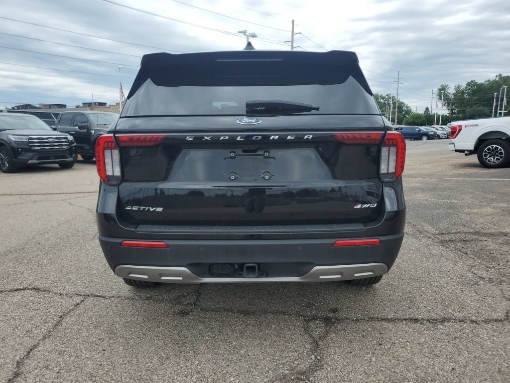 Certified 2025 Ford Explorer Active w/ Active Comfort Package AWD/4WD image 5
