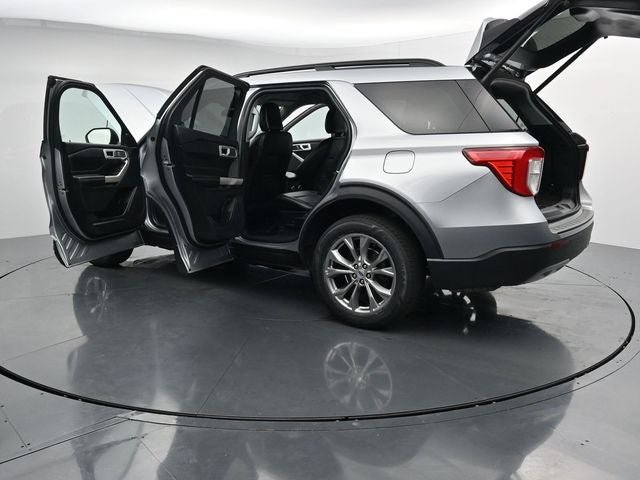 Certified 2022 Ford Explorer XLT w/ Equipment Group 202A AWD/4WD image 43