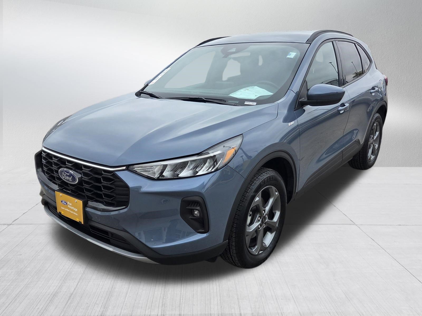 Certified 2025 Ford Escape ST-Line Select AWD/4WD image 3