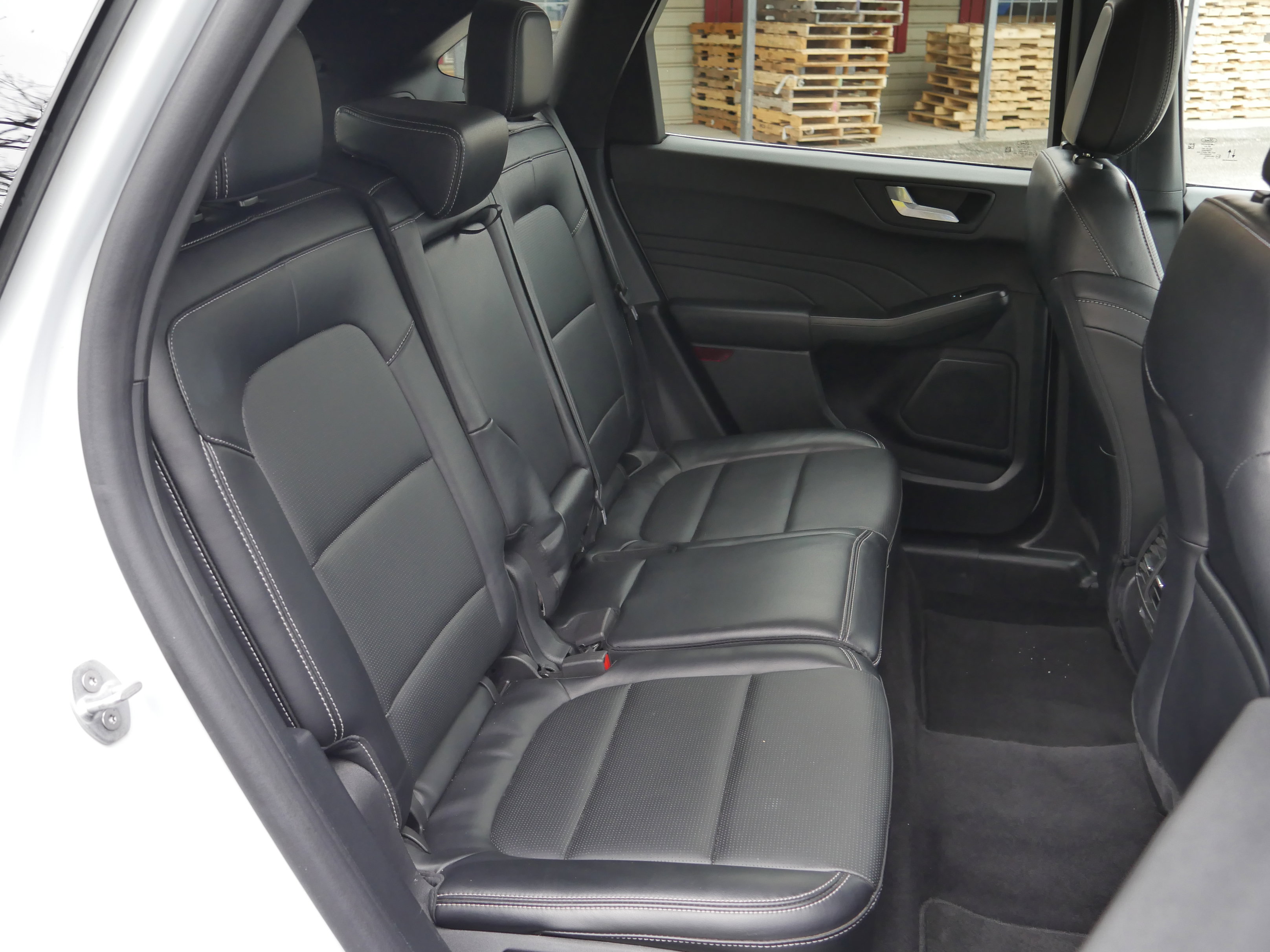 Certified 2025 Ford Escape Platinum AWD/4WD image 25