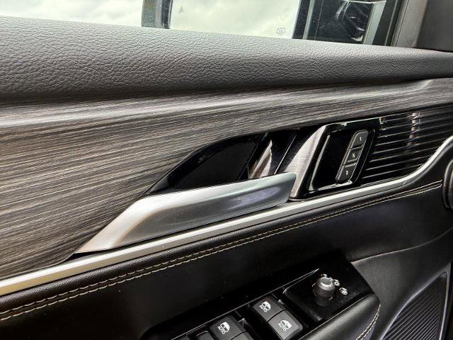 Used 2024 Jeep Wagoneer Series II w/ Flexible Seating Group AWD/4WD image 12