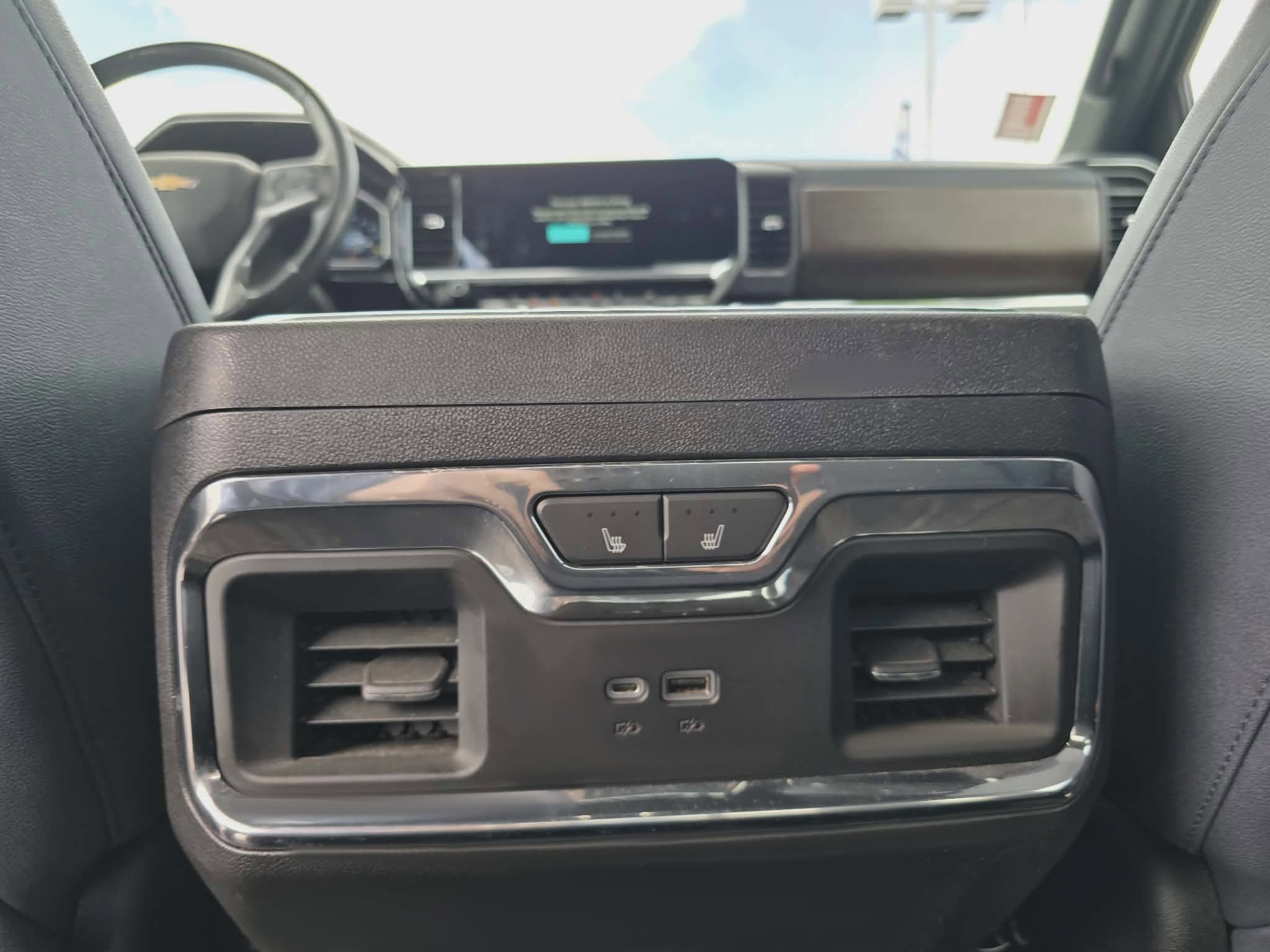 Used 2024 Chevrolet Silverado 1500 High Country w/ High Country Premium Package AWD/4WD image 15