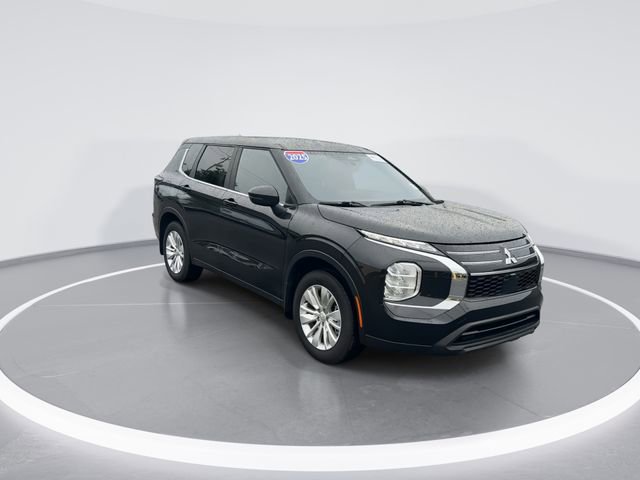 Used 2025 Mitsubishi Outlander ES FWD image 1