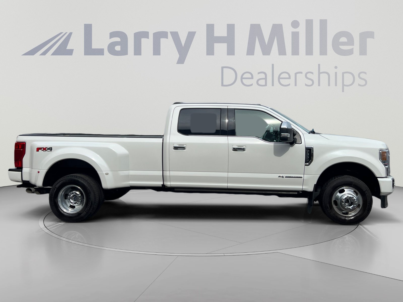 Certified 2021 Ford F350 Platinum w/ FX4 Off-Road Package AWD/4WD image 6