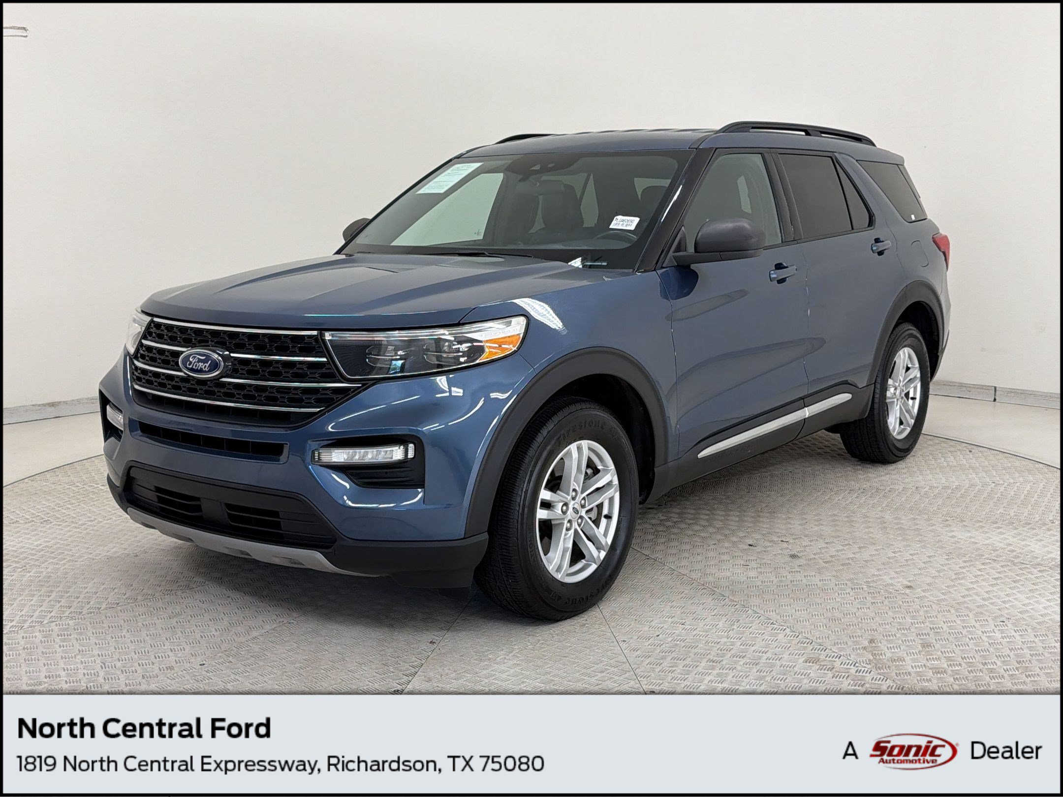 Certified 2020 Ford Explorer XLT w/ Equipment Group 202A AWD/4WD image 1