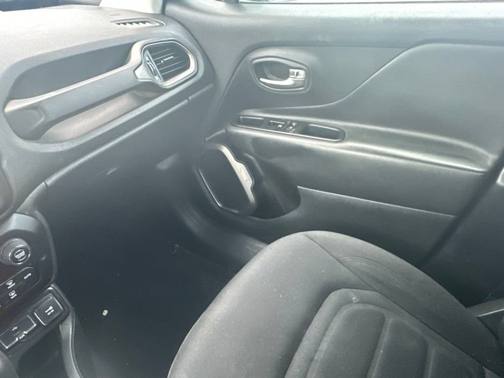 Used 2022 Jeep Renegade Latitude AWD/4WD image 41