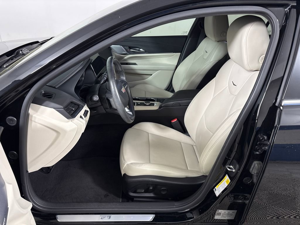 Used 2024 Cadillac CT4 Premium Luxury RWD image 31