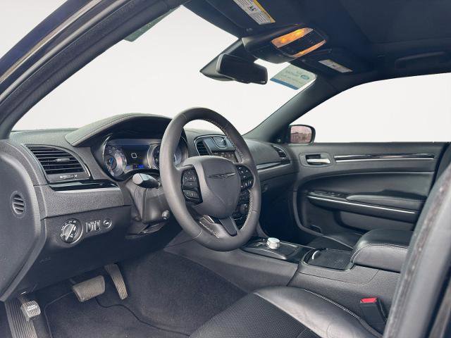 Used 2022 Chrysler 300 S w/ Comfort Group RWD image 10