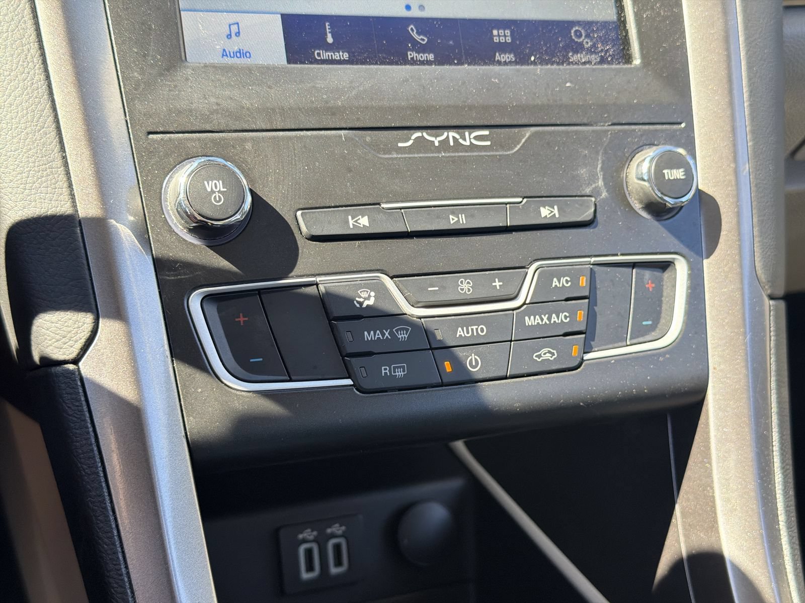 Certified 2020 Ford Fusion SE FWD image 27