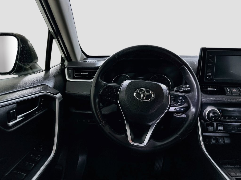 Used 2021 Toyota RAV4 XLE Premium AWD/4WD image 25