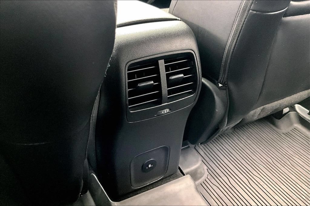 Certified 2025 Ford Escape ST-Line w/ Equipment Group 301A FWD image 33