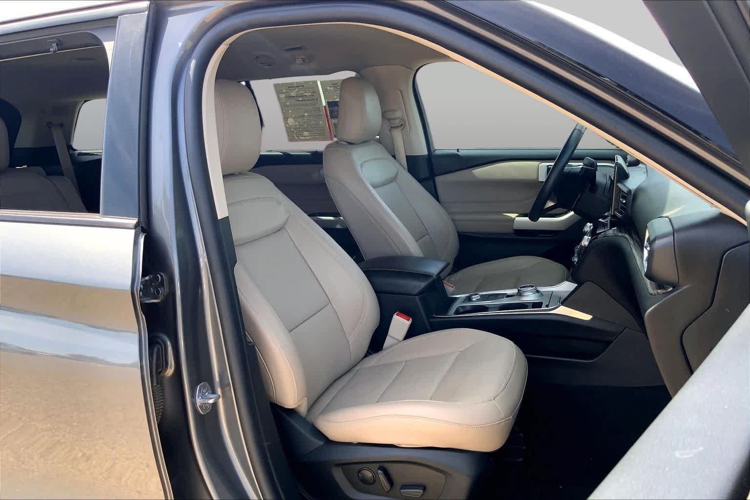 Certified 2021 Ford Explorer Limited w/ Equipment Group 301A AWD/4WD image 9
