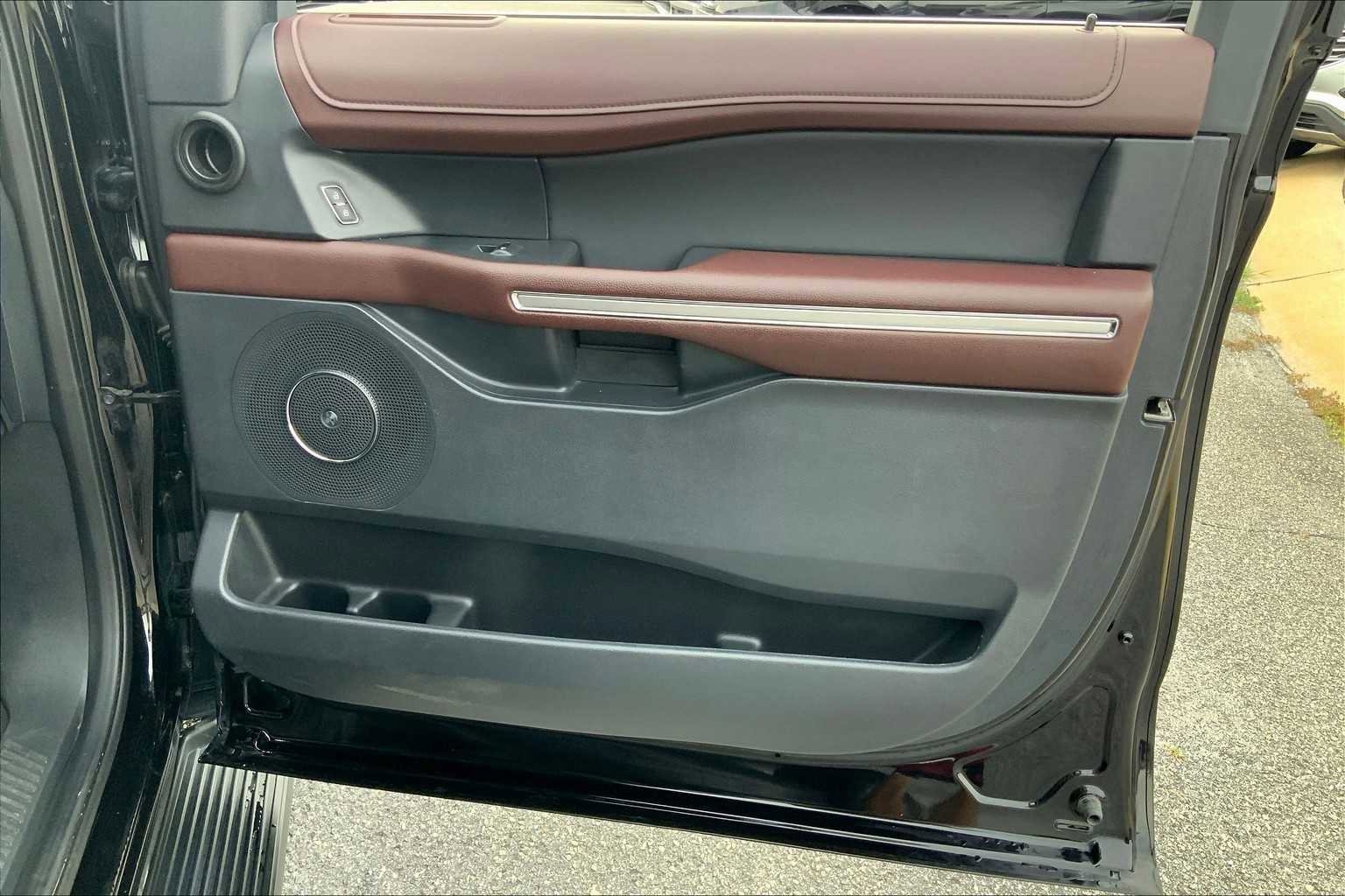 Certified 2024 Ford Expedition Max Limited image 22