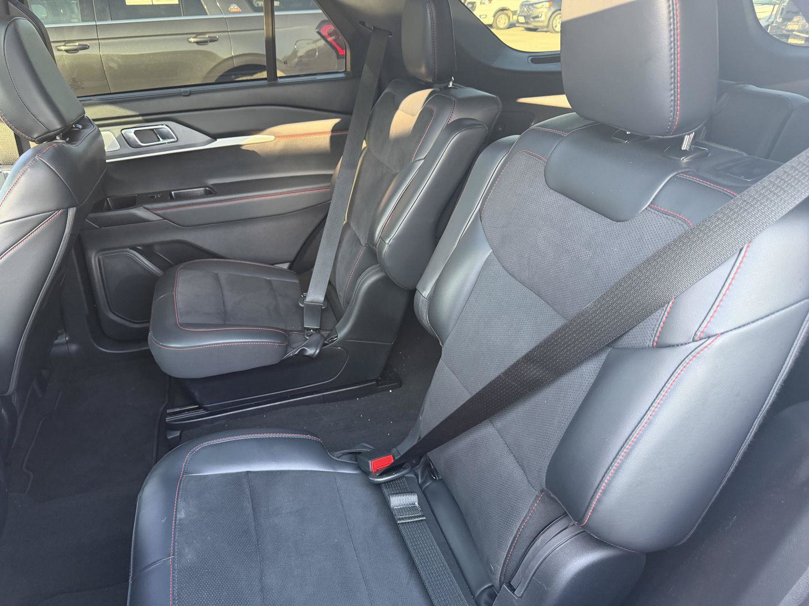 Certified 2025 Ford Explorer ST AWD/4WD image 14