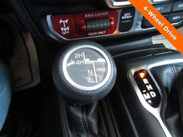 Used 2024 Jeep Gladiator Mojave AWD/4WD image 14