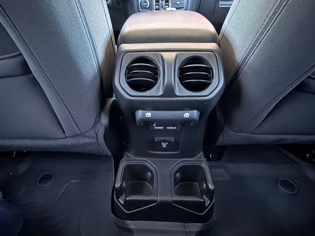 Used 2023 Jeep Gladiator Rubicon w/ LED Lighting Group AWD/4WD image 17