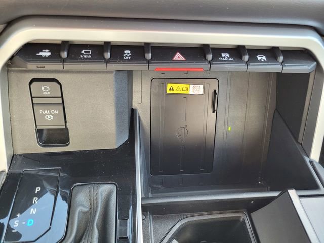 Used 2022 Toyota Tundra Platinum w/ Advanced Package AWD/4WD image 25