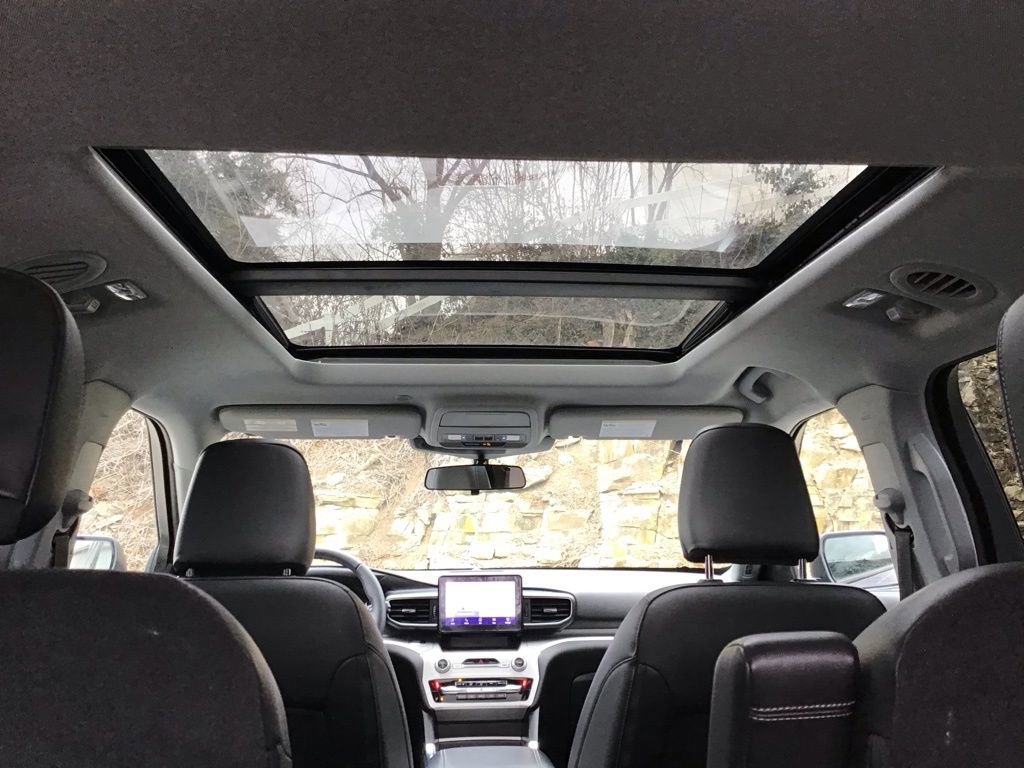 Certified 2022 Ford Explorer XLT w/ Equipment Group 202A image 11