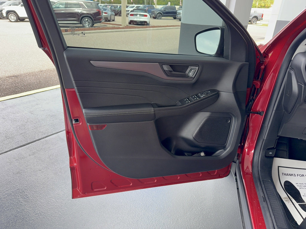 Certified 2025 Ford Escape Active w/ Tech Pack #1 image 8