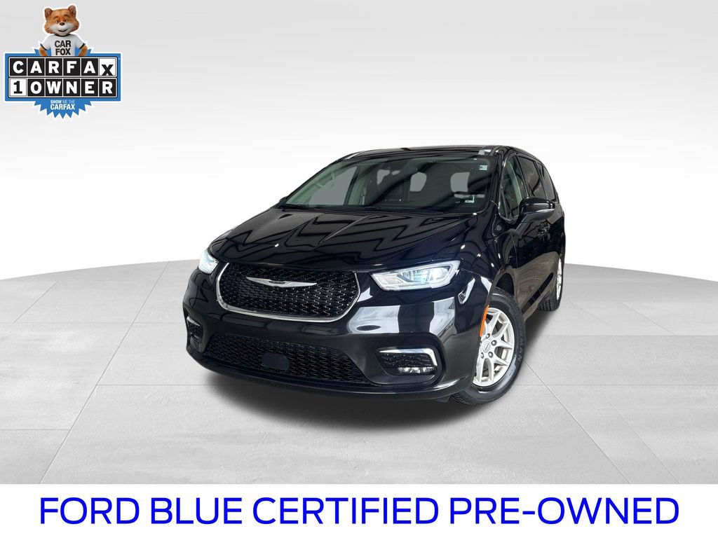 Used 2023 Chrysler Pacifica Touring-L FWD image 1