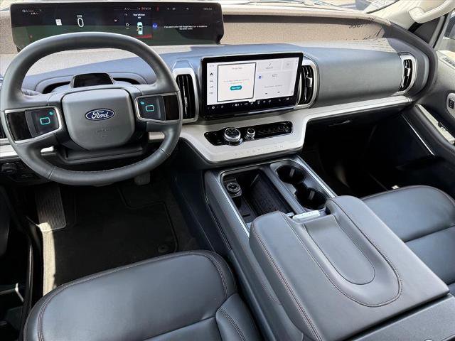 Certified 2025 Ford Expedition Active AWD/4WD image 12