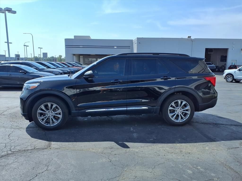 Certified 2023 Ford Explorer XLT w/ Equipment Group 202A AWD/4WD image 6