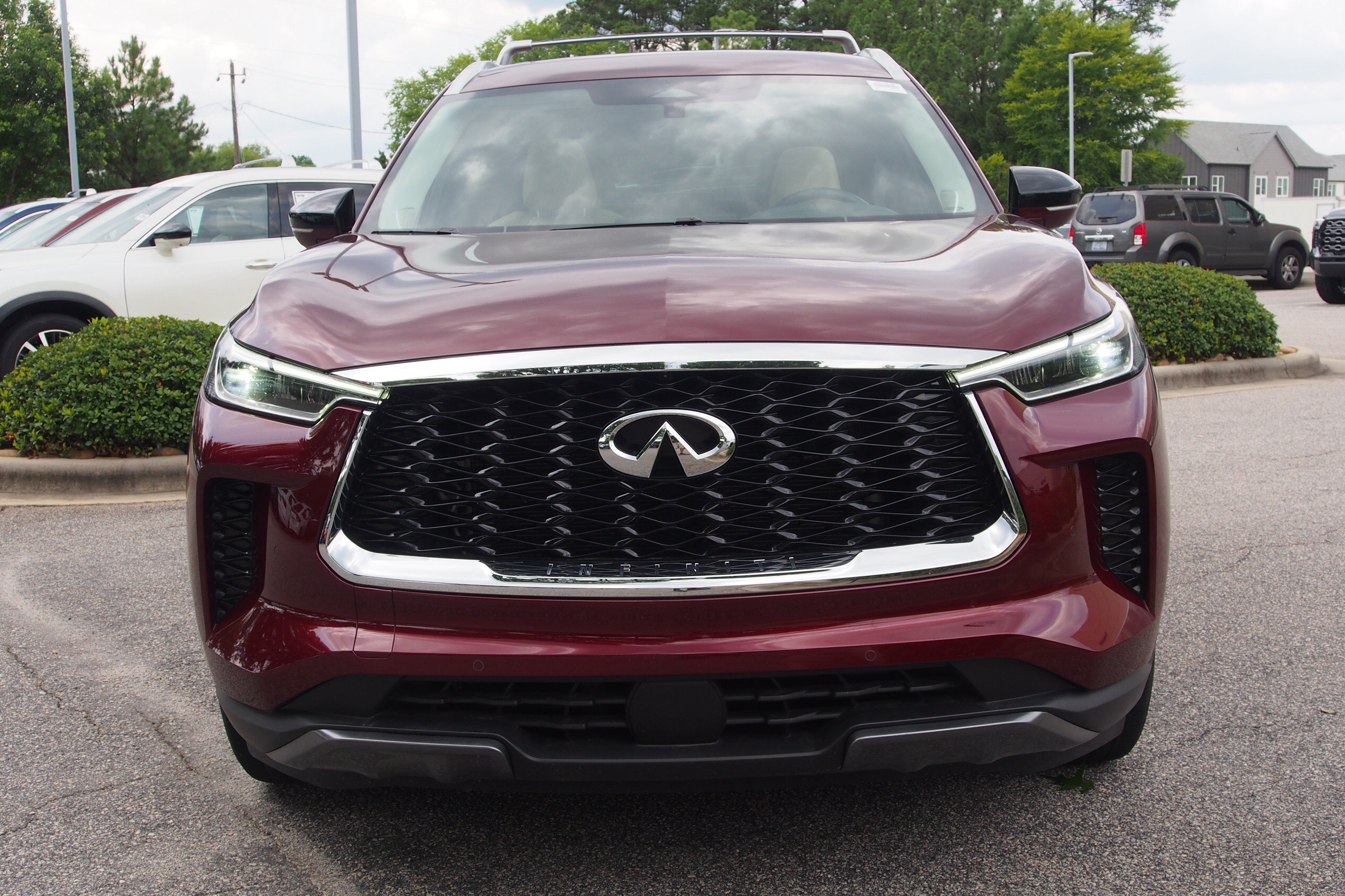 Used 2023 INFINITI QX60 Sensory w/ Cargo Package AWD/4WD image 3